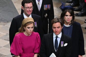 El pacto secreto de Andrés que blinda las residencias de las princesas Beatriz y Eugenia Las princesas Beatriz y Eugenia de Inglaterra