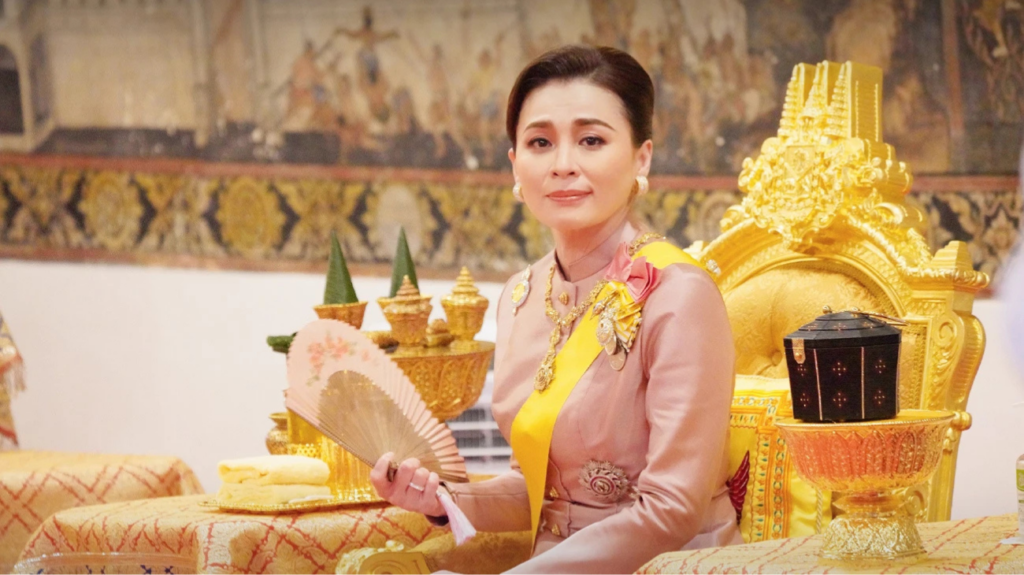 La reina Suthida de Tailandia