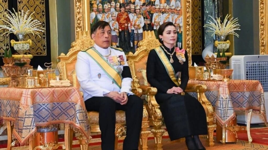 La reina Suthida y el rey Vajiralongkorn de Tailandia