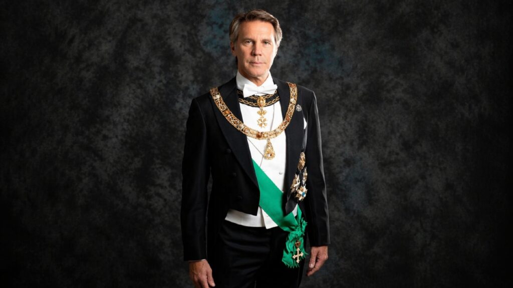 El nieto de Umberto II. Manuel Filiberto sostiene su jefatura como heredero directo, rechazando pactos con su primo y habiendo modificado la ley sálica para asegurar que su hija Victoria sea la futura jefa de la Casa. (Foto: Archivo Monarquias.blog)